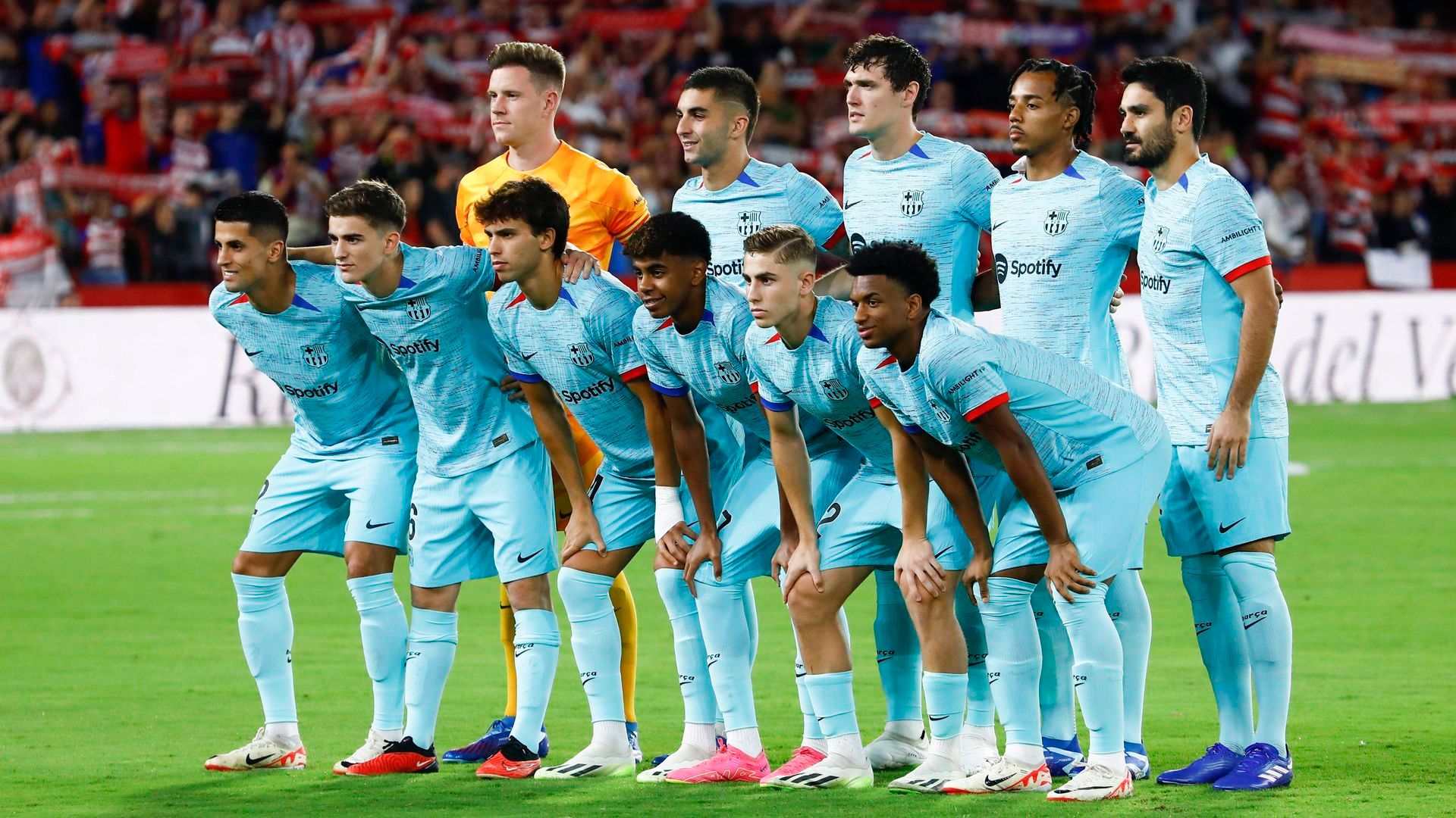 equipo_titular_de_xavi_en_el_granada_barcelona.jpg equipo_titular_de_xavi_en_el_granada_barcelona.jpg