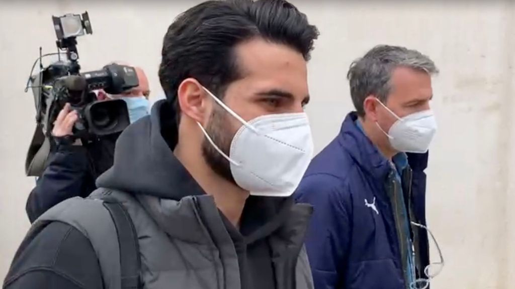 "Estoy muy feliz de estar aquí": Llegada de Eray Cömert a Valencia