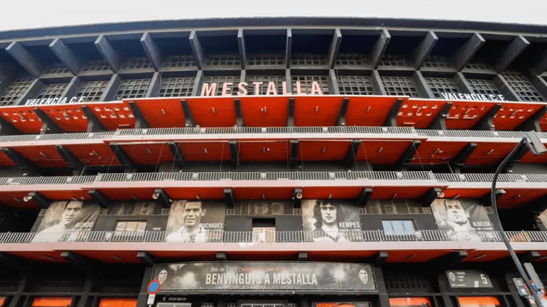 estadio_de_mestalla.png estadio_de_mestalla.png