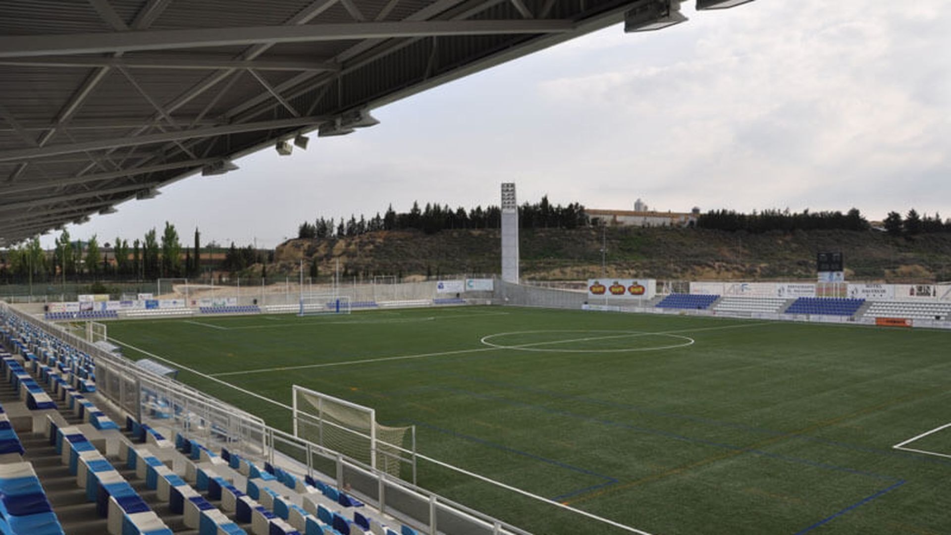 estadio_municipal_de_ejea_de_los_caballeros_001.jpg estadio_municipal_de_ejea_de_los_caballeros_001.jpg