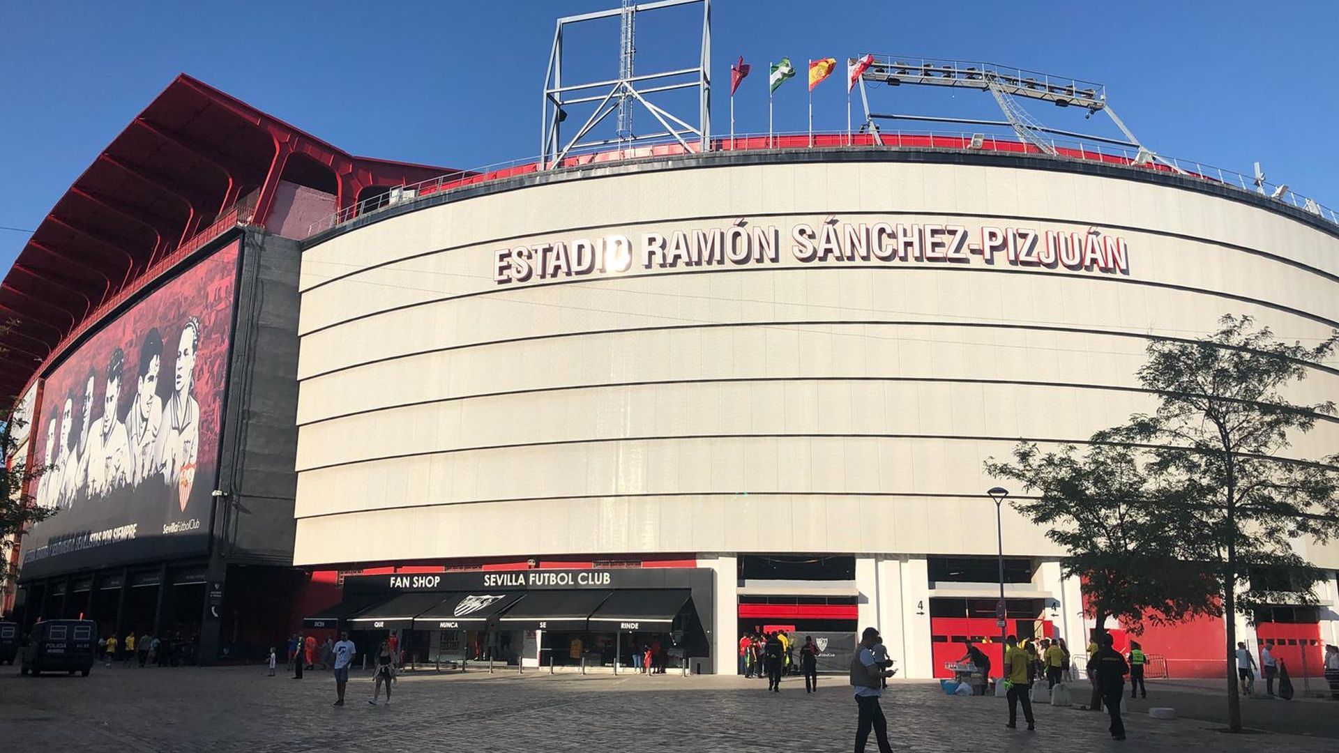 estadio_sanchez_pizjuan_foto_eldesmarque.jpeg