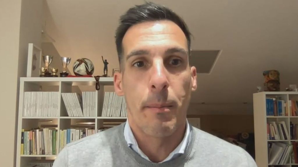 Estrada Fernández y la polémica falta en el gol del Barça: "Se basa en la experiencia del árbitro"