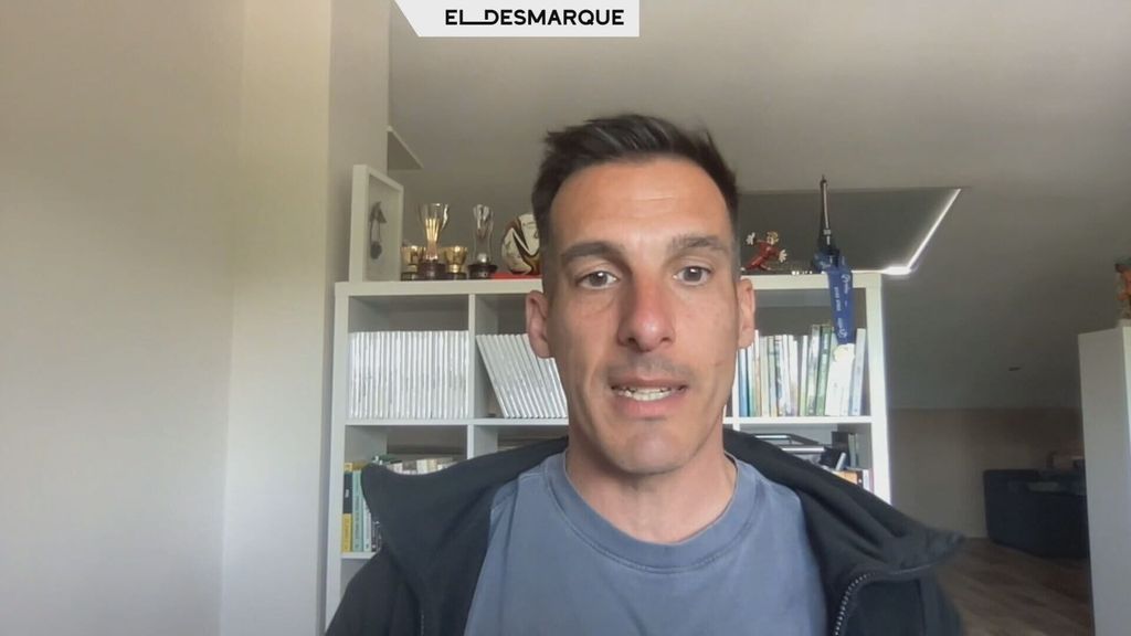 El exárbitro Estrada Fernández , sobre la posibilidad de que se elimine el VAR en la Premier