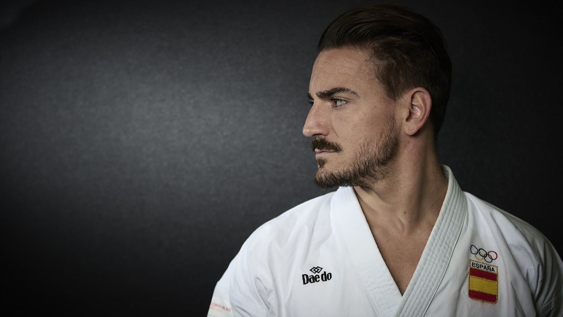 europapress_4119689_karateca_ingeniero_aeronautico_espanol_damian_quintero_posa_camara_001.jpg europapress_4119689_karateca_ingeniero_aeronautico_espanol_damian_quintero_posa_camara_001.jpg