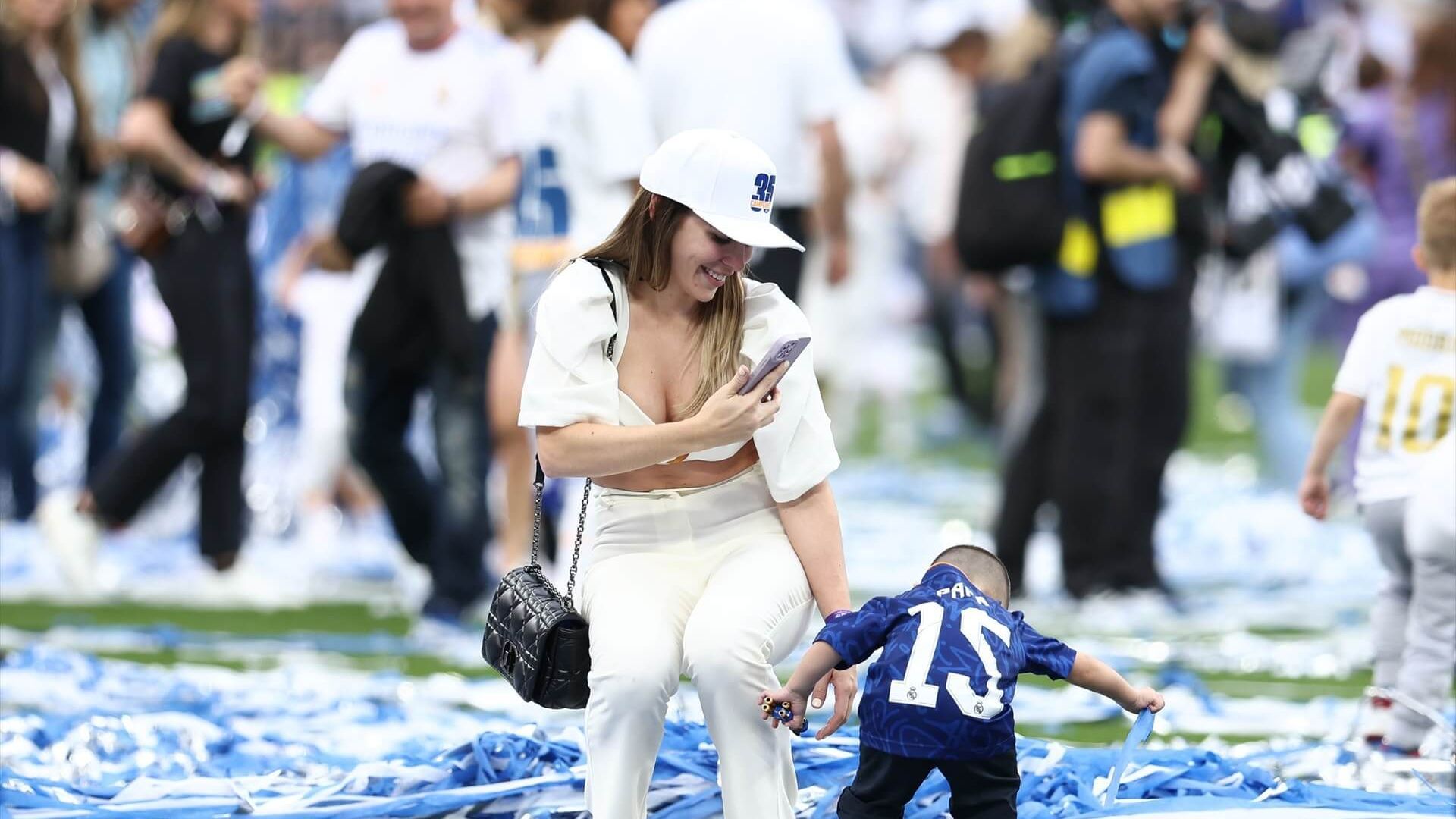 europapress_4419356_mina_bonino_girlfriend_of_fede_valverde_celebrates_the_title_of_wi_001.jpg europapress_4419356_mina_bonino_girlfriend_of_fede_valverde_celebrates_the_title_of_wi_001.jpg