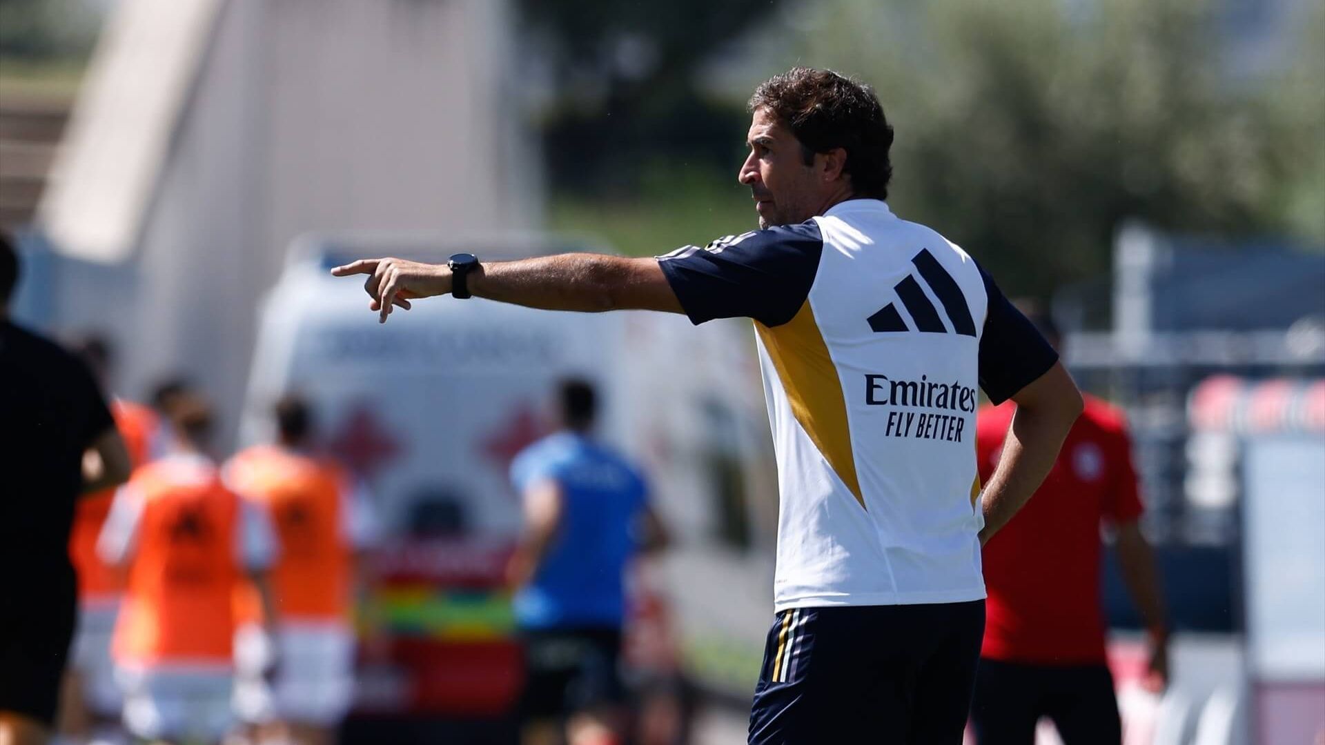 europapress_5377856_raul_gonzalez_blanco_head_coach_of_rm_castilla_gestures_during_the_001.jpg europapress_5377856_raul_gonzalez_blanco_head_coach_of_rm_castilla_gestures_during_the_001.jpg