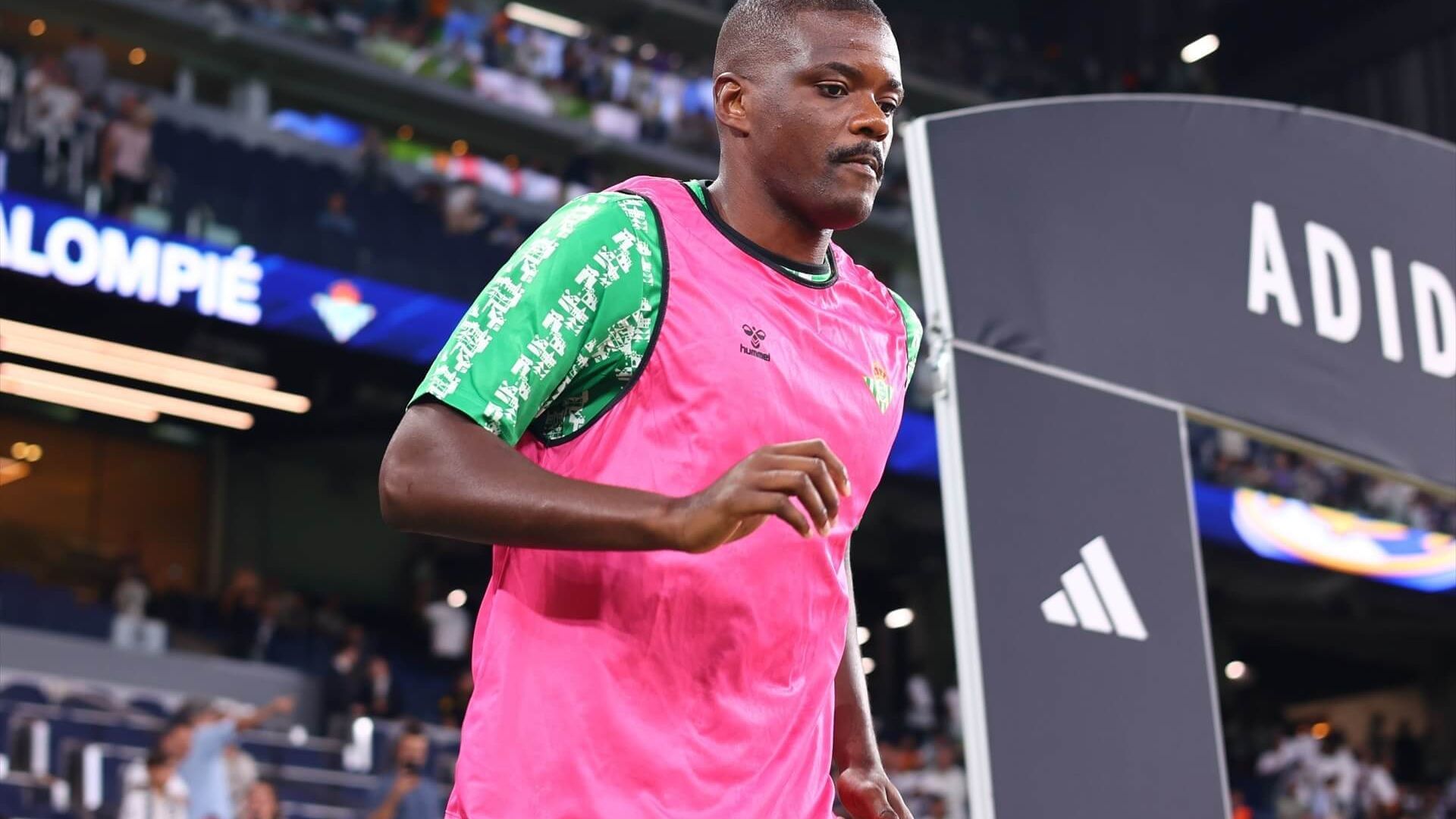 europapress_6187009_william_carvalho_of_real_betis_enters_to_the_field_during_the_span_001.jpg