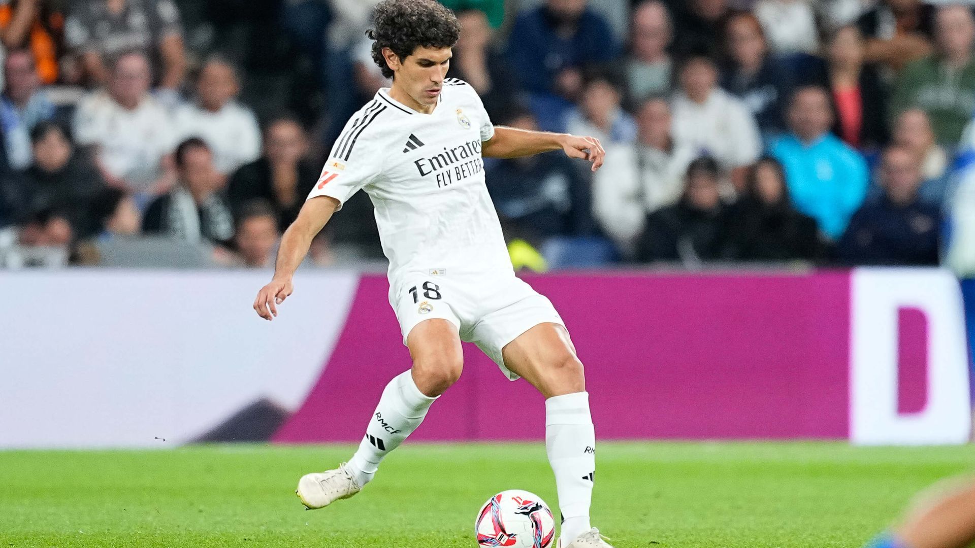 europapress_6234152_jesus_vallejo_of_real_madrid_in_action_during_the_spanish_league_l_001.jpg