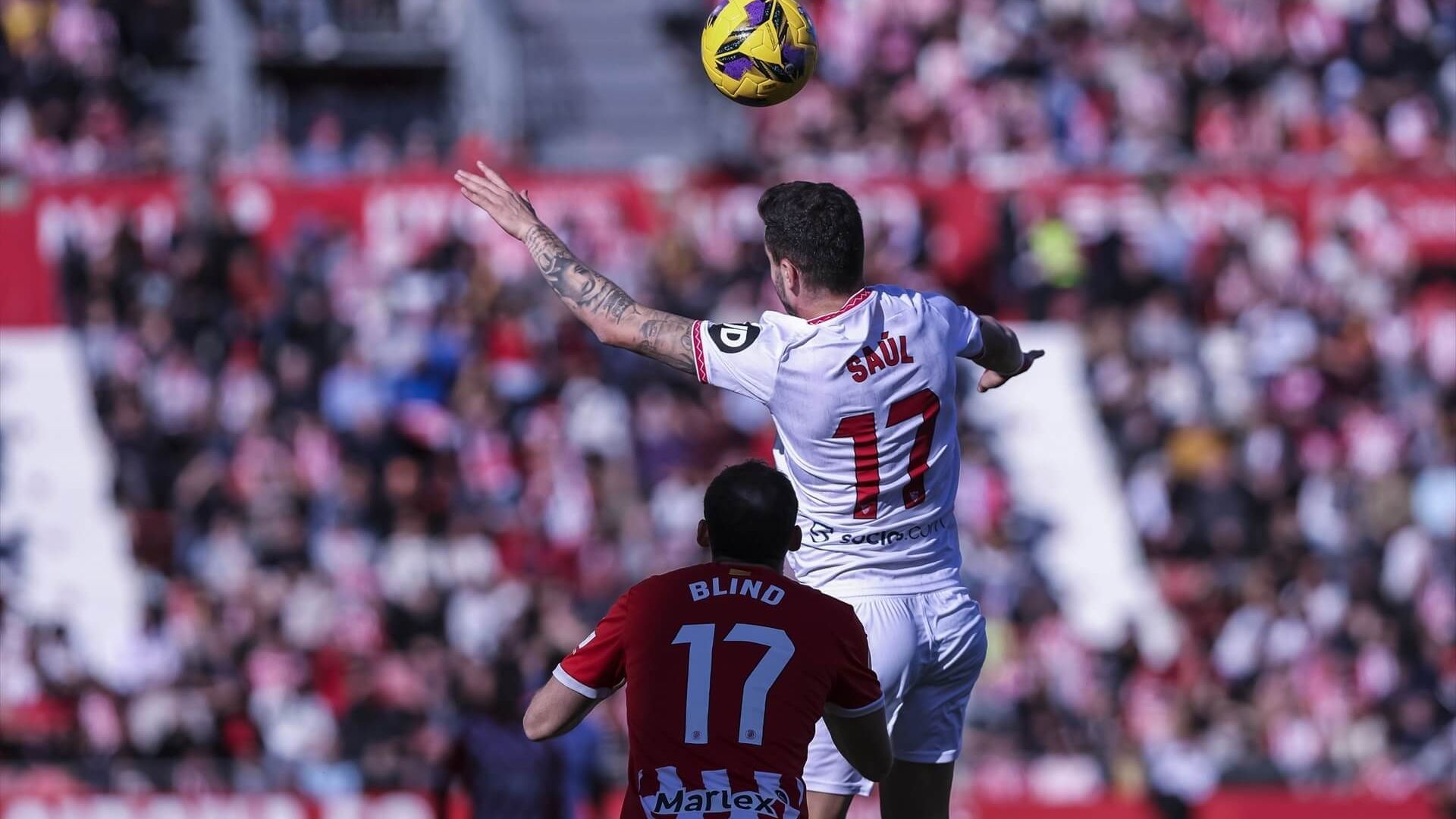 europapress_6462241_saul_niguez_of_sevilla_fc_and_daley_blind_of_girona_fc_in_action_d_001.jpg europapress_6462241_saul_niguez_of_sevilla_fc_and_daley_blind_of_girona_fc_in_action_d_001.jpg