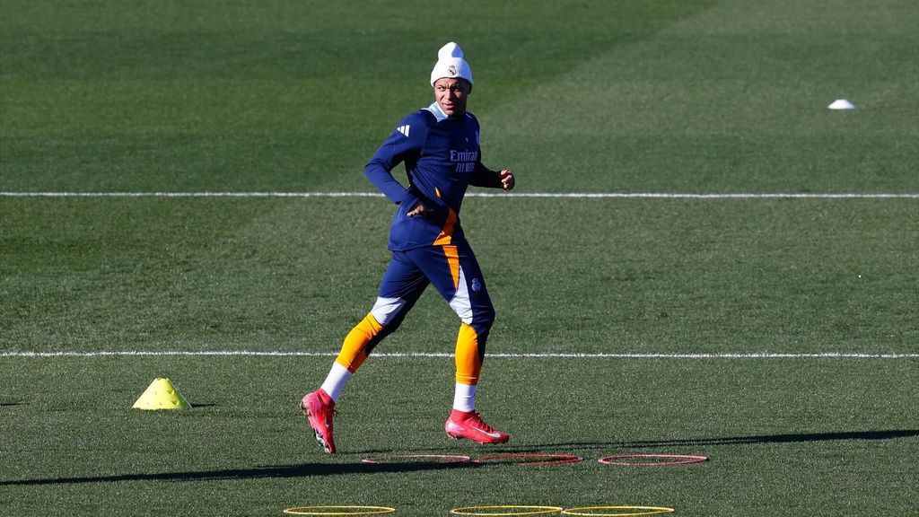 El Espanyol denuncia amenazas a Carlos Romero tras su entrada a Kylian Mbappé