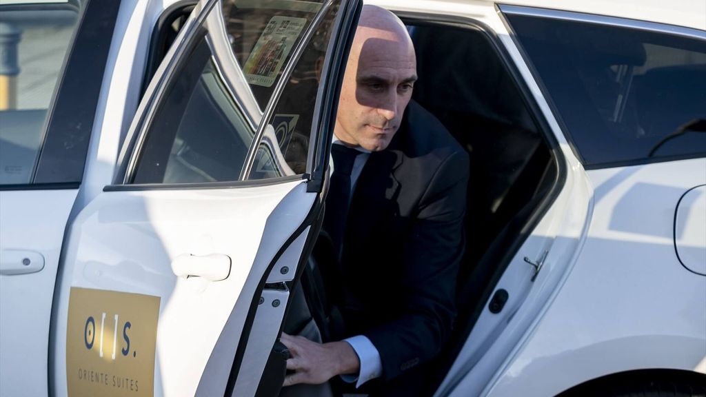 Luis Rubiales será absuelto por su beso a Jenni Hermoso, según un abogado penalista