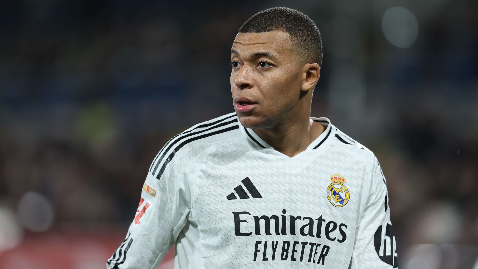 europapress_6582953_kylian_mbappe_of_real_madrid_looks_on_during_the_spanish_league_la.jpg