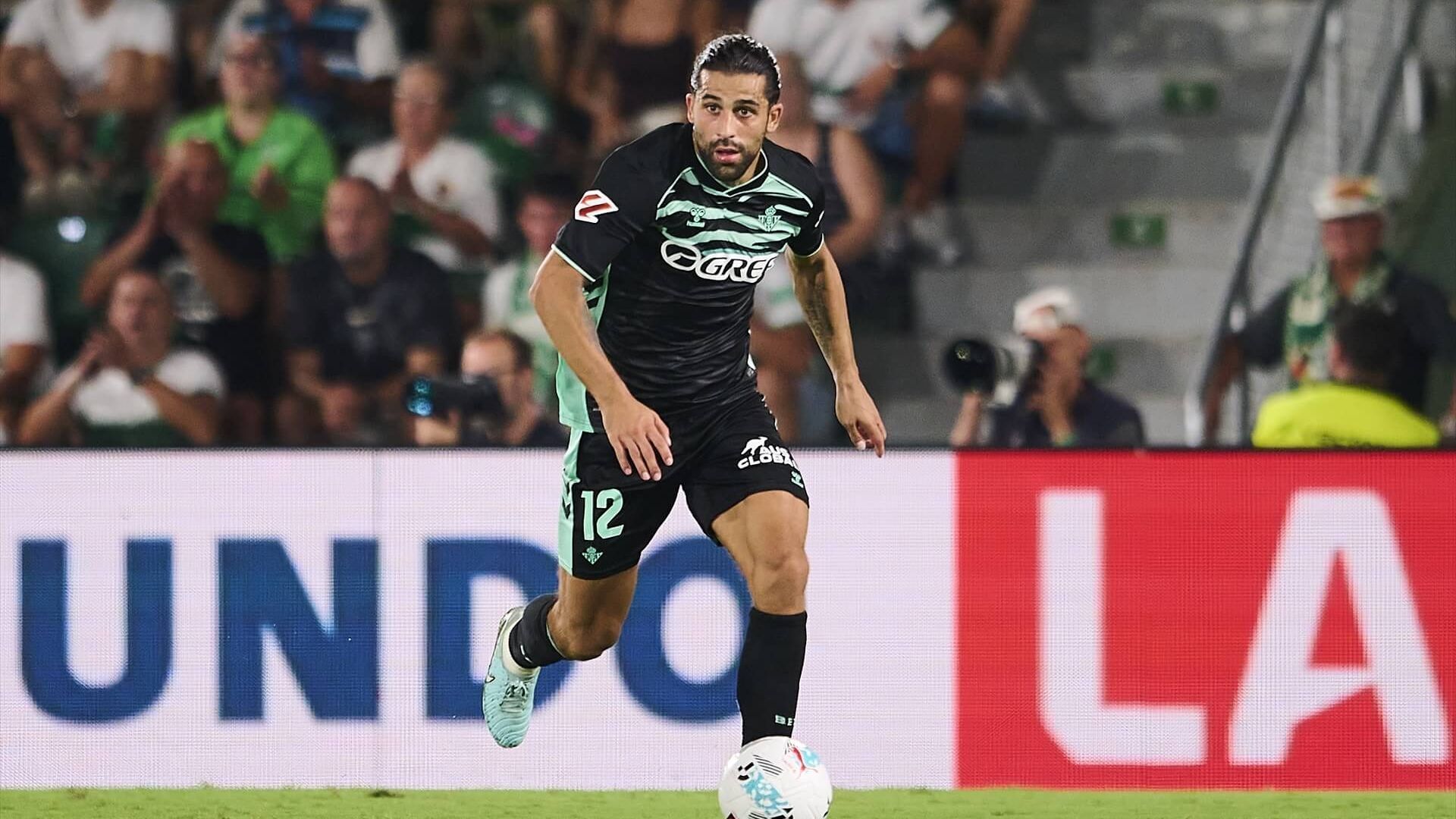 europapress_6906615_ricardo_rodriguez_of_real_betis_runs_with_the_ball_during_the_span_001.jpg
