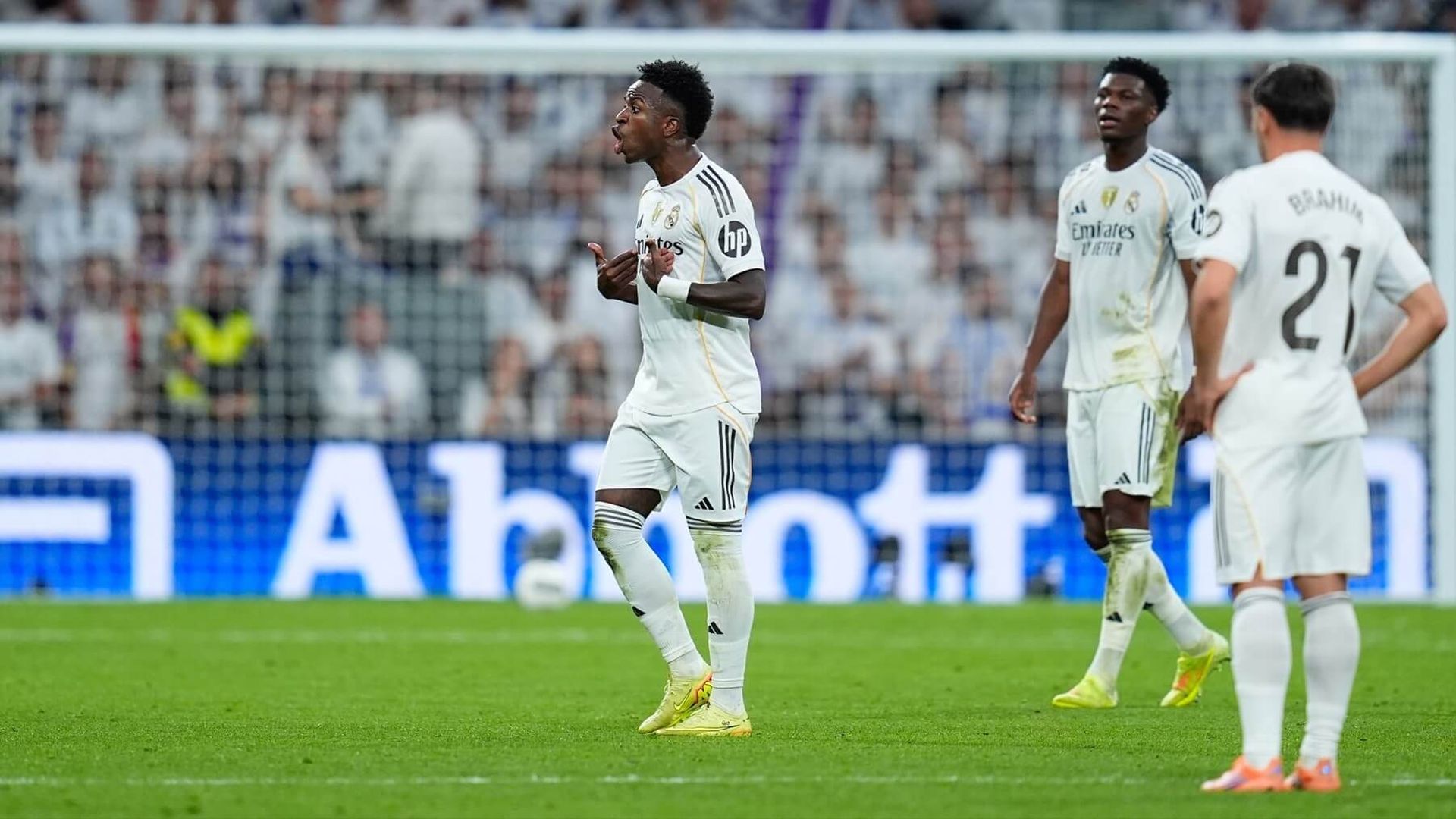 europapress_7057640_vinicius_junior_of_real_madrid_cf_reacts_to_being_substituted_duri.jpg europapress_7057640_vinicius_junior_of_real_madrid_cf_reacts_to_being_substituted_duri.jpg