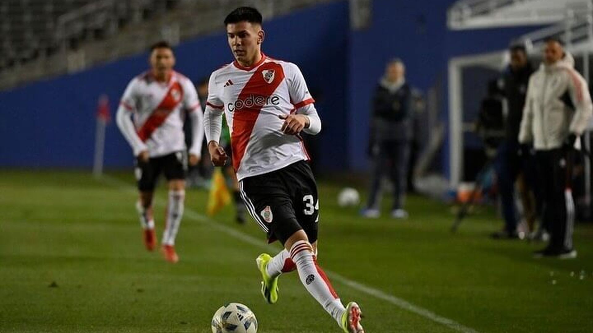 facundo_jugando_un_partido_con_river_plate_foto_rv_001.jpg