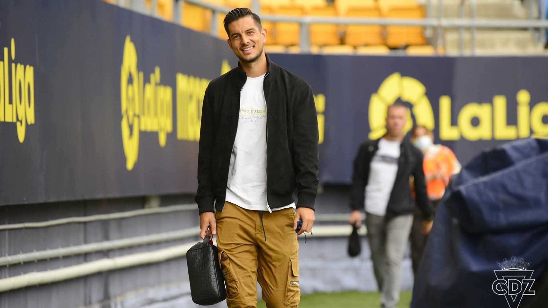 fdbls_pxiaakqrx.jpeg fdbls_pxiaakqrx.jpeg