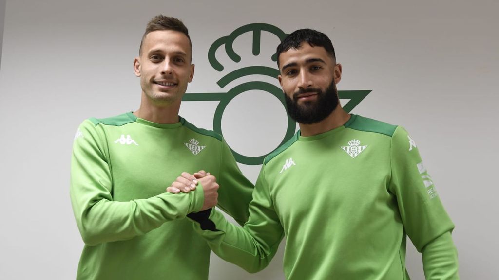 Rueda de prensa de Sergio Canales y Nabil Fekir en la previa de la final de Copa Betis-Valencia