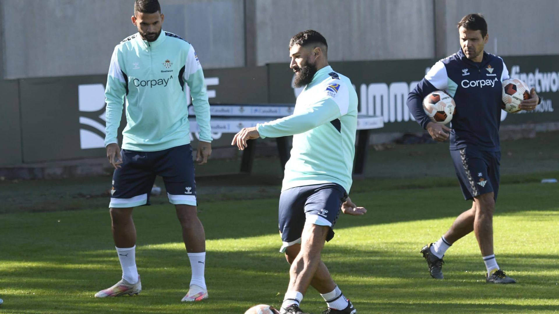 fekir_en_el_entrenamiento_foto_kiko_hurtadojpegjpeg.jpeg