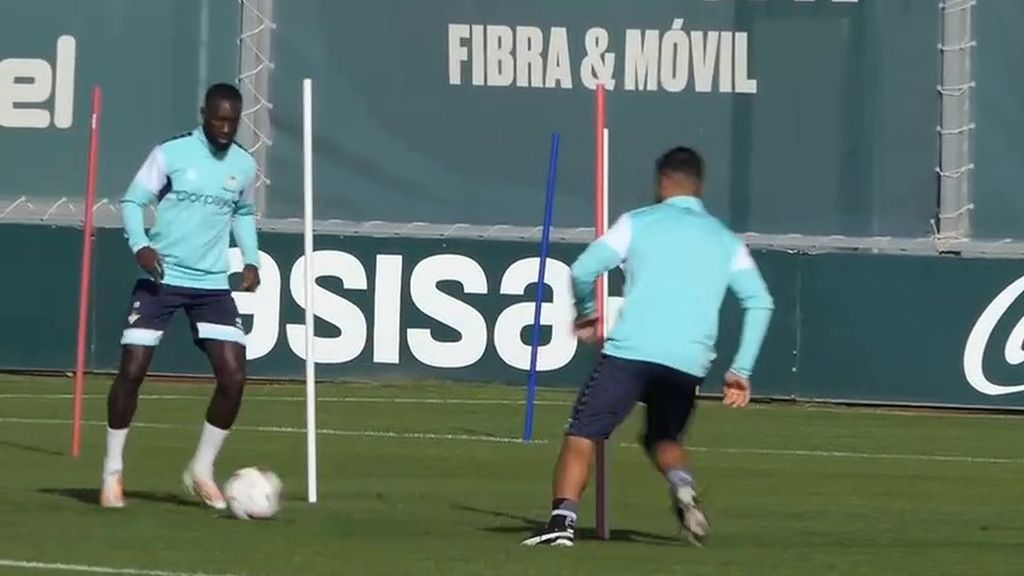 Sabaly y Fekir entrenan en la ciudad deportiva del Betis