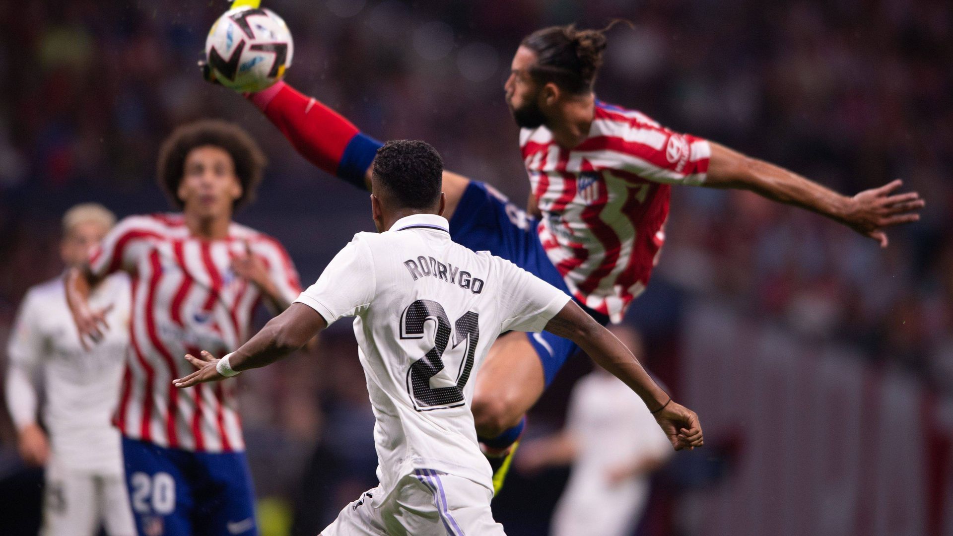 felipe_controla_un_balon_en_el_derbi_entre_atletico_de_madrid_y_real_madrid_foto_cordo_001.jpg felipe_controla_un_balon_en_el_derbi_entre_atletico_de_madrid_y_real_madrid_foto_cordo_001.jpg