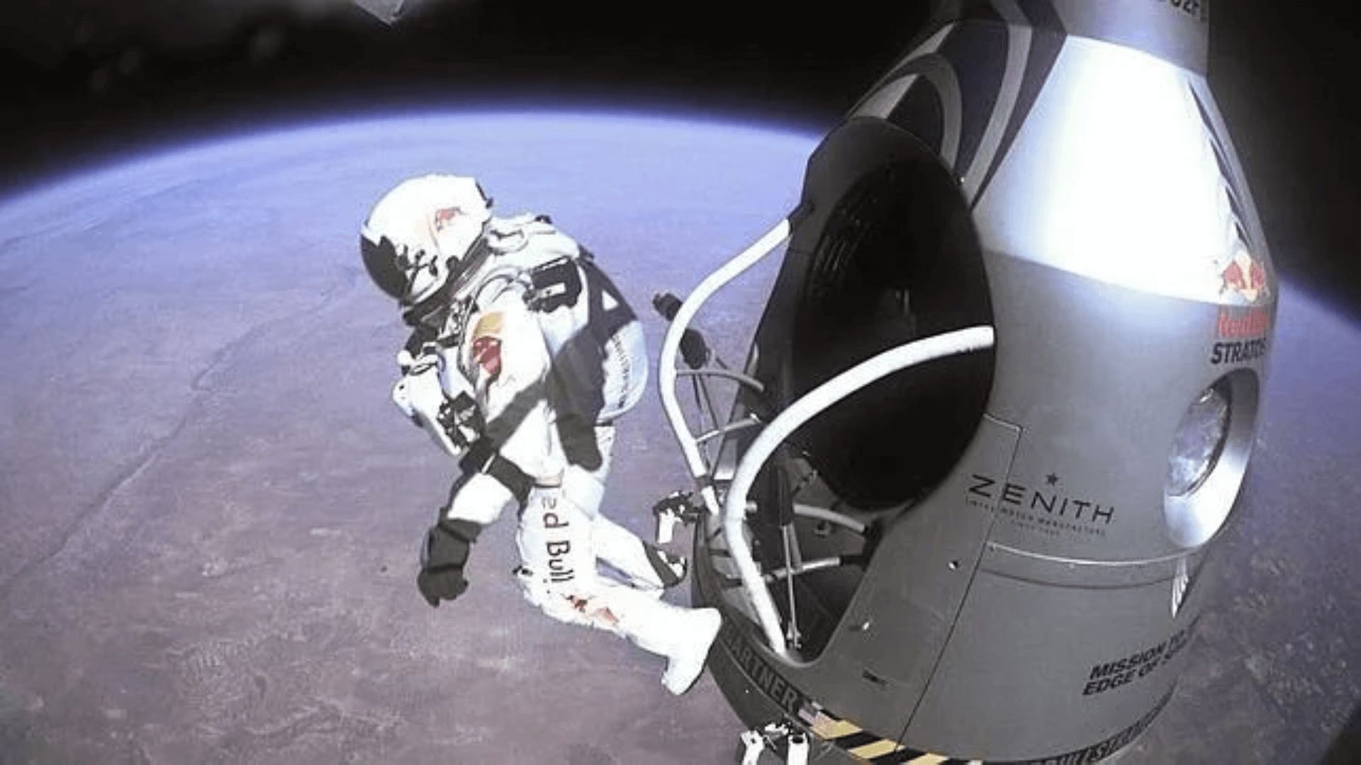 felix_baumgartner_en_su_salto_a_la_tierra_desde_la_estratosfera.png felix_baumgartner_en_su_salto_a_la_tierra_desde_la_estratosfera.png