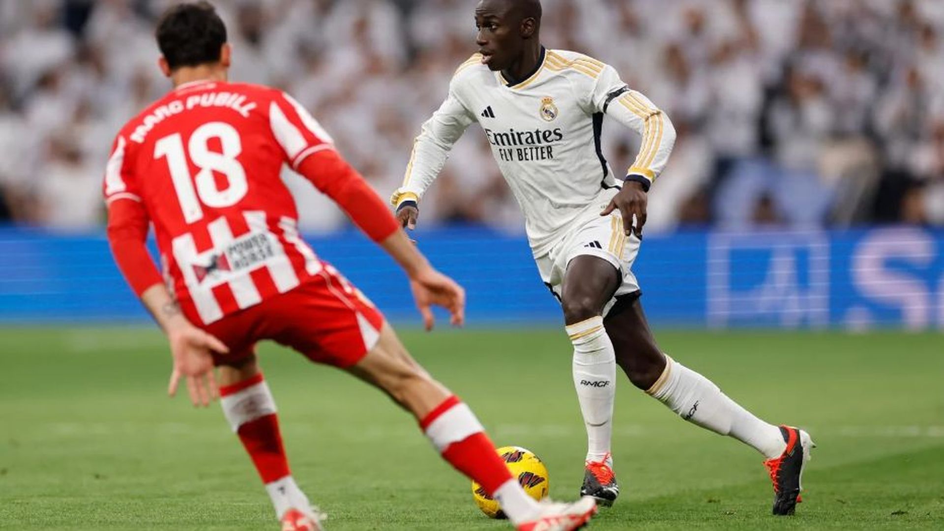 ferland_mendy_conduce_un_balon_en_el_real_madrid_almeria_foto_rm_001.png ferland_mendy_conduce_un_balon_en_el_real_madrid_almeria_foto_rm_001.png