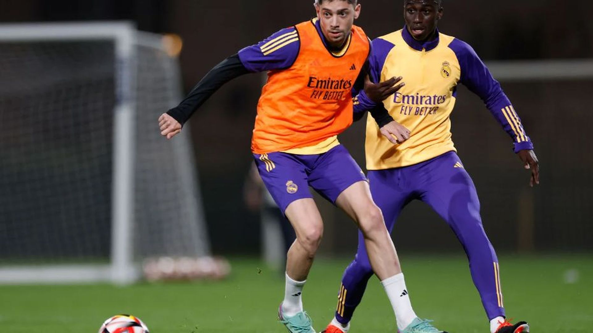 ferland_mendy_y_fede_valverde_en_un_entrenamiento_con_el_real_madrid_foto_rm.png ferland_mendy_y_fede_valverde_en_un_entrenamiento_con_el_real_madrid_foto_rm.png