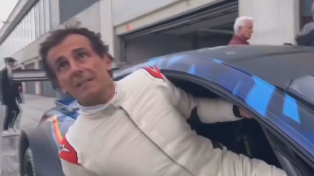 Fernando Alonso da una vuelta a Pedro de la Rosa en Aragón y éste sale alucinando