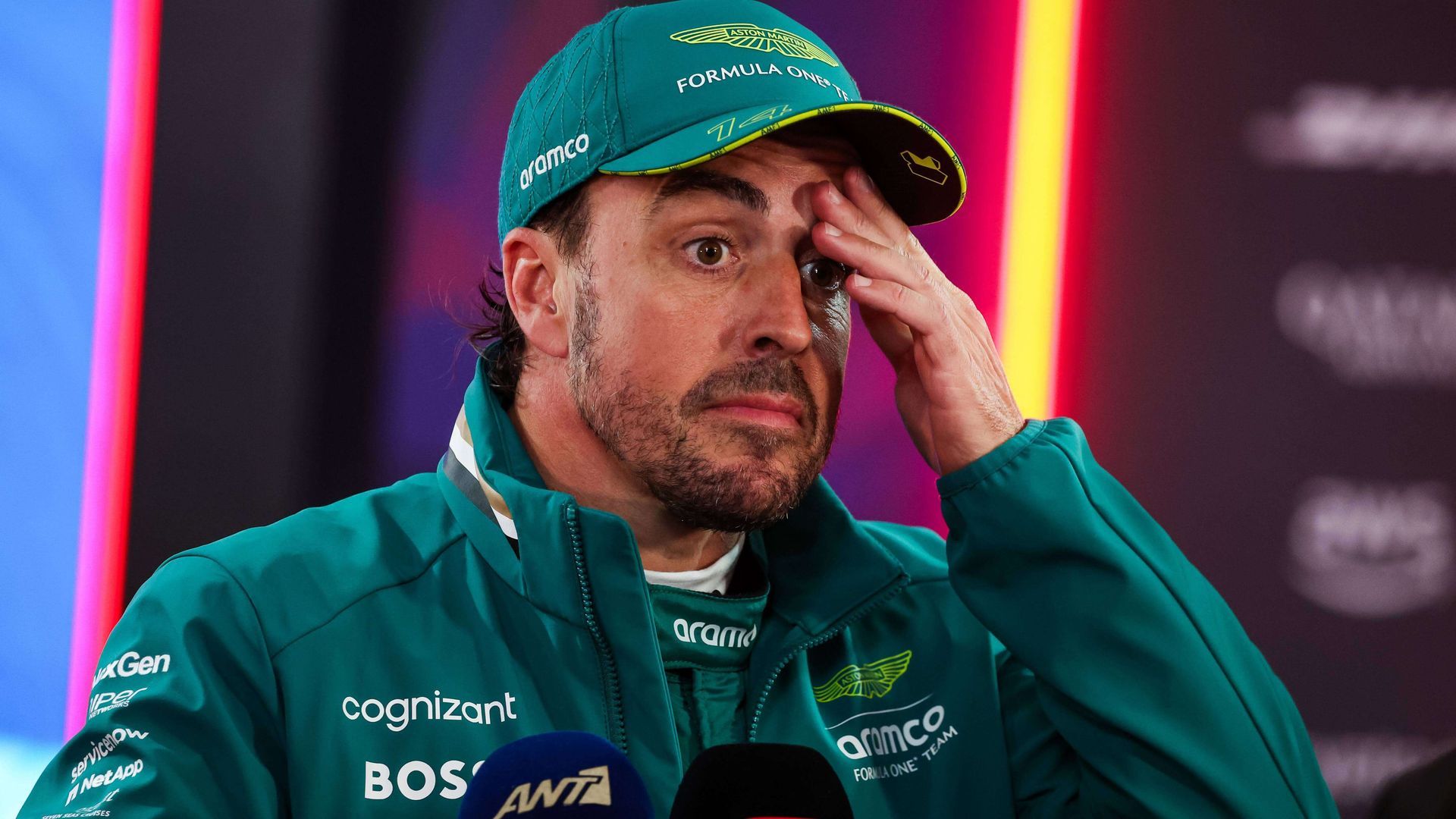 fernando_alonso_durante_el_gp_de_barein_cordon_press.jpg