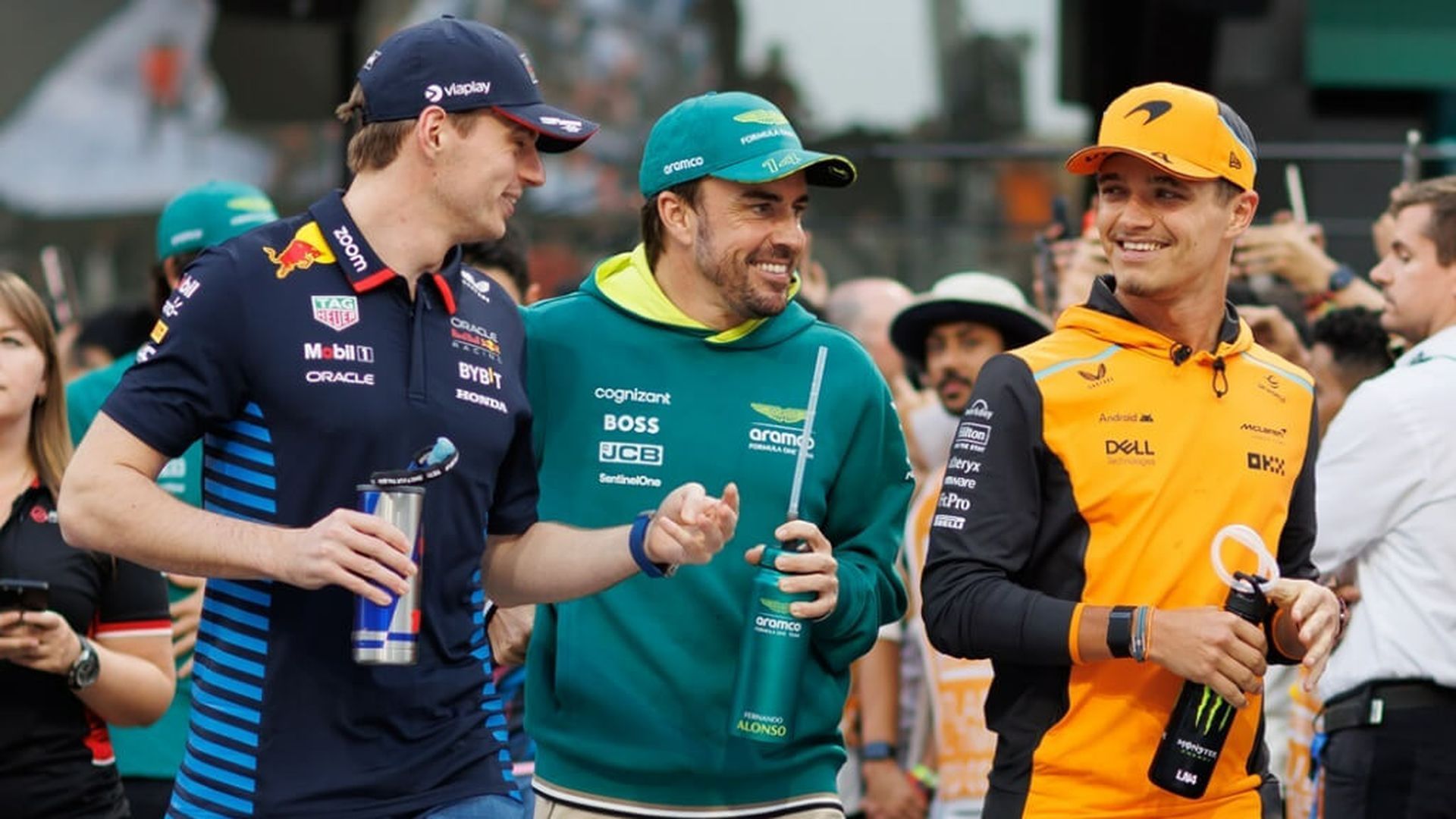 fernando_alonso_junto_a_max_verstappen_y_lando_norris_europa_press.jpg