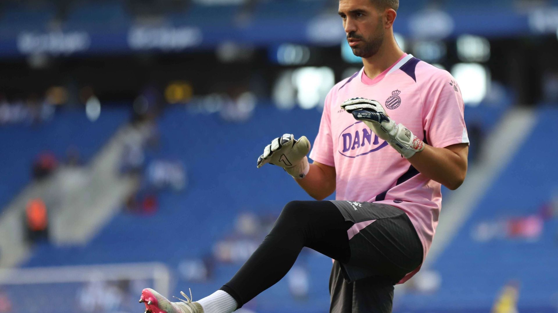 fernando_pacheco_en_un_calentamiento_con_el_espanyol_foto_cordon_press_001.jpg
