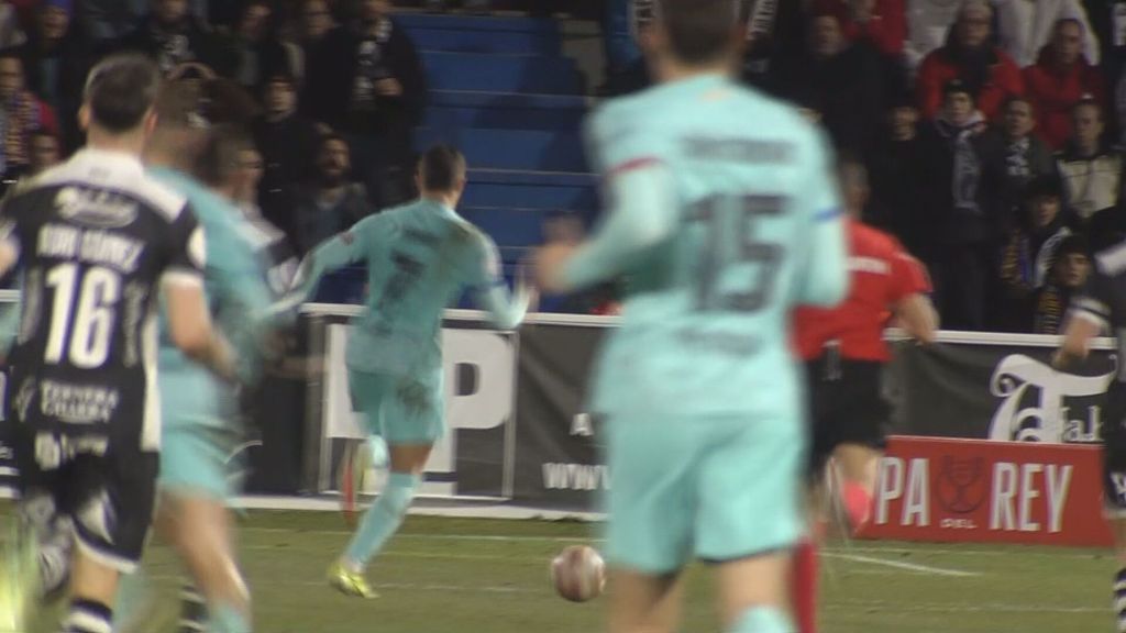 Ferrán Torres coloca el empate justo antes del descanso (1-1)