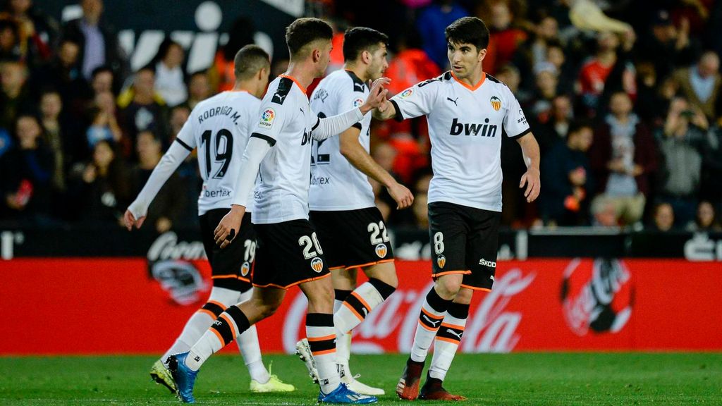 (Mediaset) Diferencias entre la marcha de Ferrán Torres y la actual situación de Carlos Soler