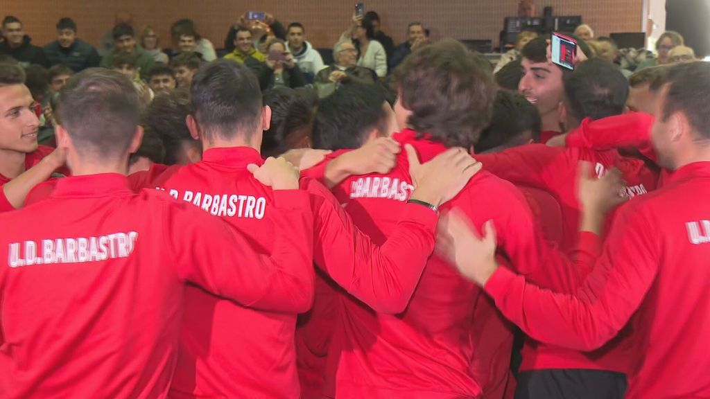 Fiesta en Barbastro con el enfrentamiento ante el Barcelona en Copa: la sonrisa de los futbolistas al enterarse
