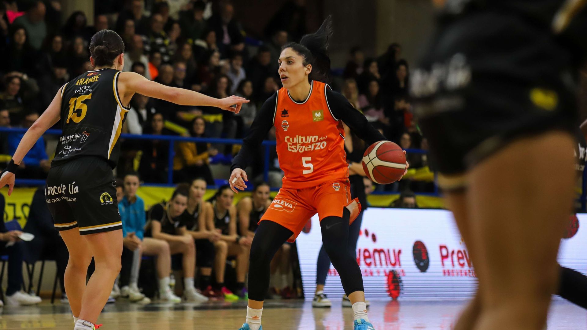final_de_infarto_y_derrota_del_valencia_basket_en_la_pista_de_hozono_global_jairis_74__001.jpeg final_de_infarto_y_derrota_del_valencia_basket_en_la_pista_de_hozono_global_jairis_74__001.jpeg