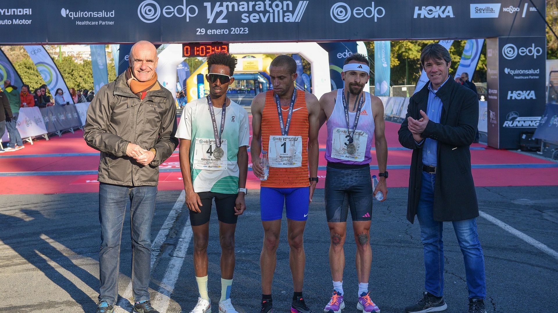 foto_alcalde_media_maraton_2023_3jpg_001.jpg