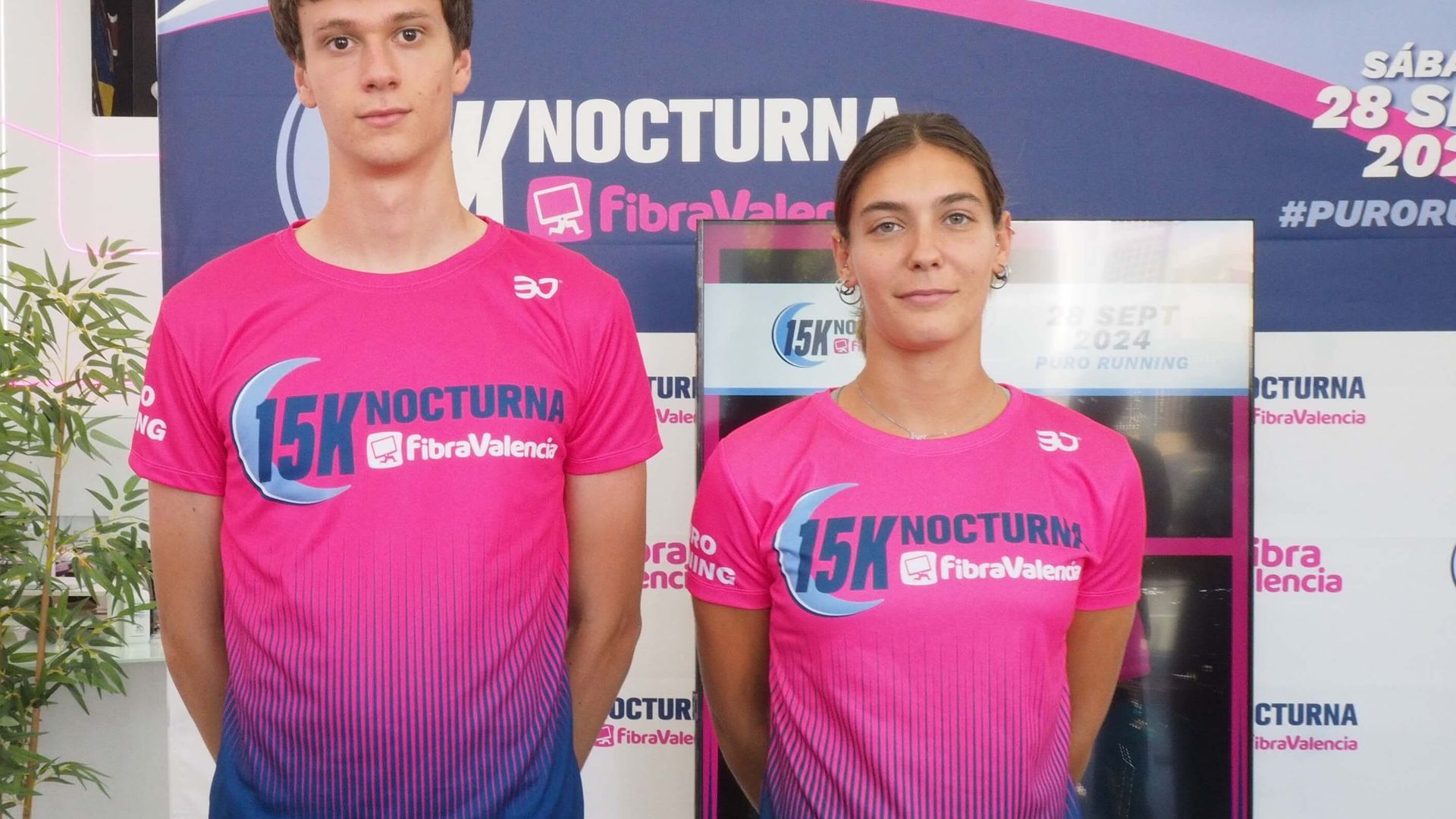 foto_presentacio__n_camiseta_oficial_11a_edicio__n_15k_nocturna_fibravalencia_2.jpg