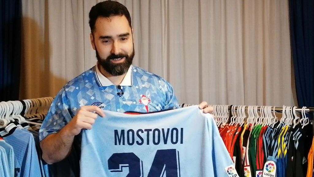 Miguel Caride enseña ocho de sus camisetas más especiales del Celta