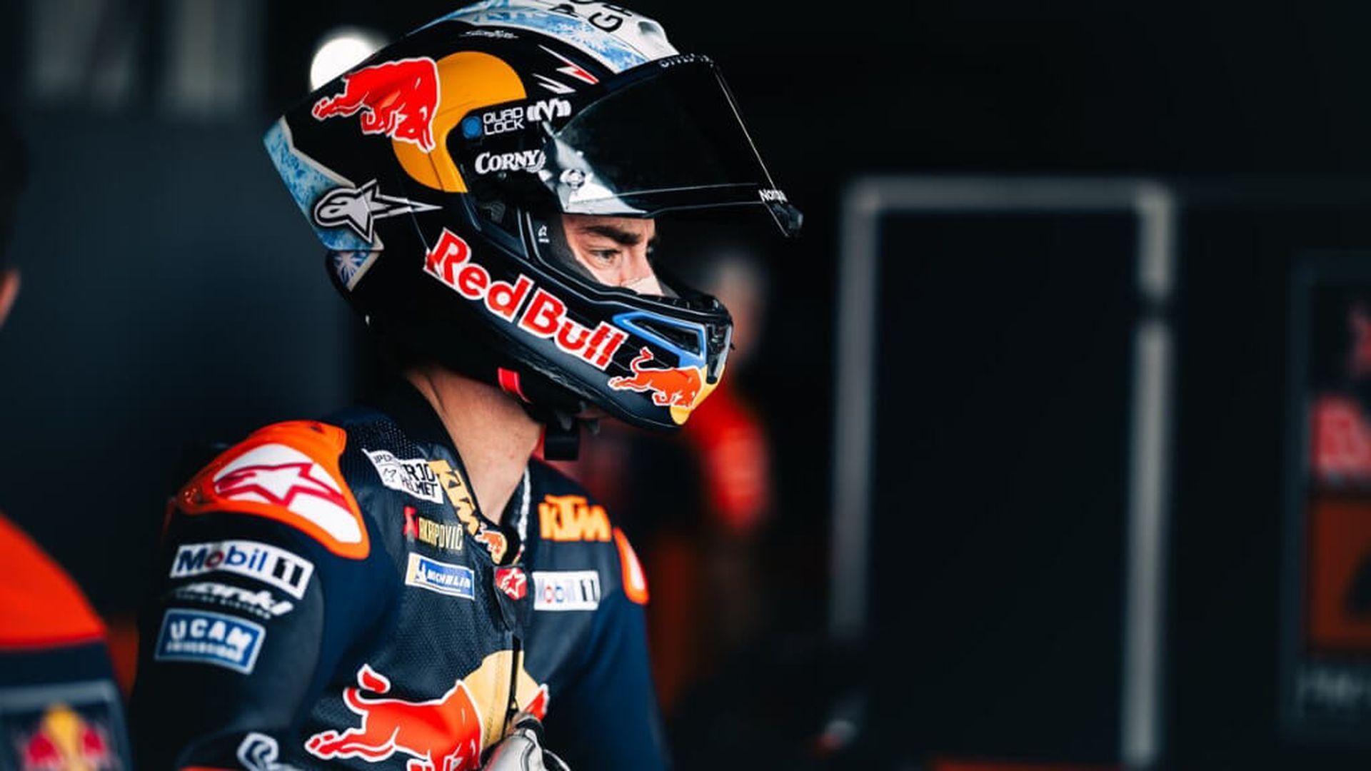 fotojet_10jpg_001.jpg fotojet_10jpg_001.jpg