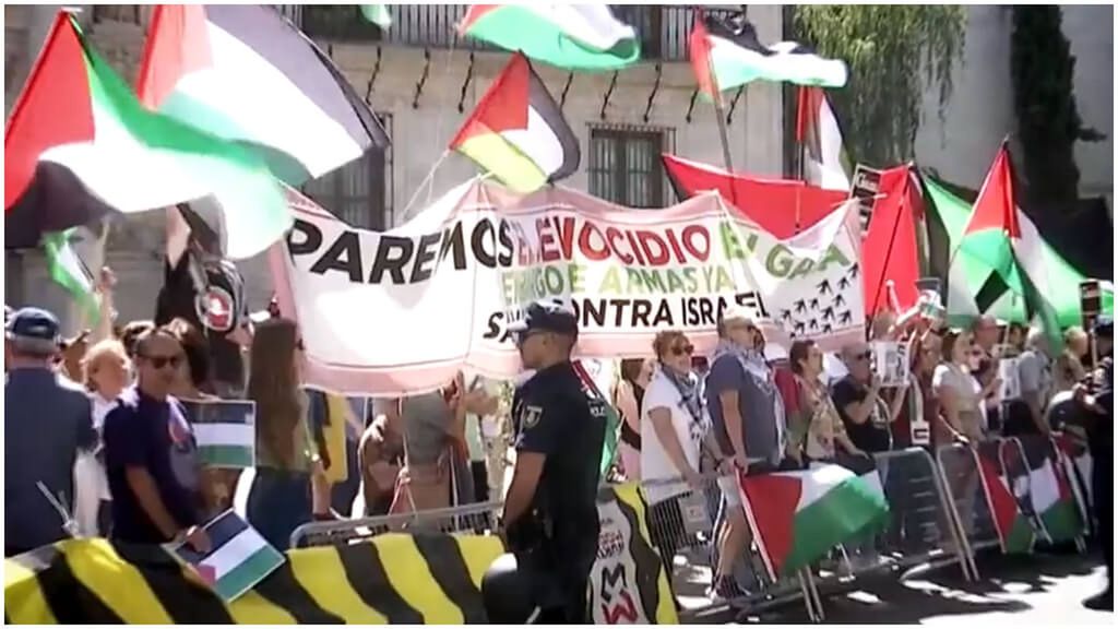 La Vuelta a España blinda la Bola del Mundo con 2.000 agentes por las protestas propalestinas