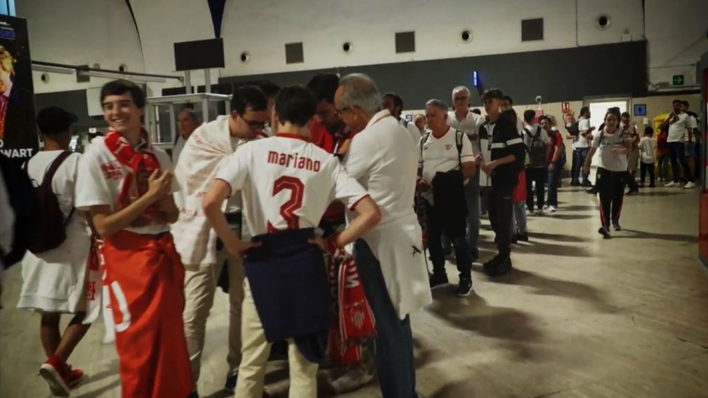 La imagen que más indigna al sevillismo: los 2.000 seguidores del Lens que sí pudieron viajar a Sevilla