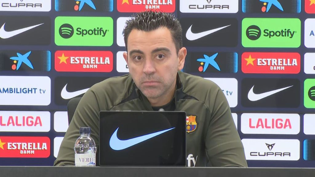Xavi "contentísimo" por poder escuchar los audios del VAR: "Si humanizamos a los árbitros..."