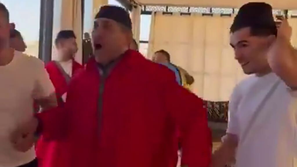 Brahim Díaz, integrado en Marruecos: baila con su padre en una fiesta bienvenida en Rabat