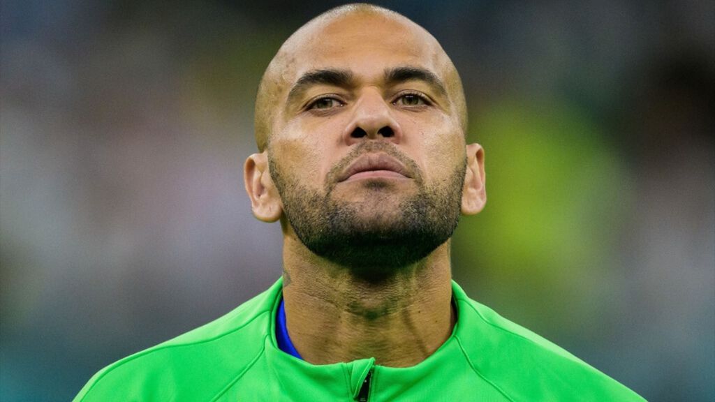 Dani Alves logra la libertad provisional bajo fianza de un millón de euros: no podrá salir de España