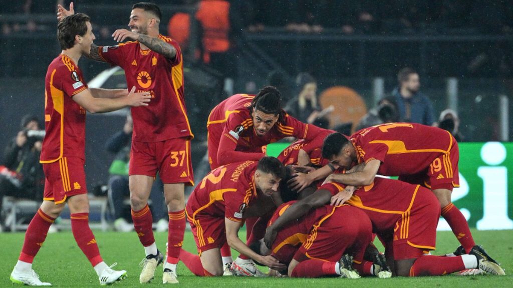 La Roma supera al Milan para meterse en semifinale