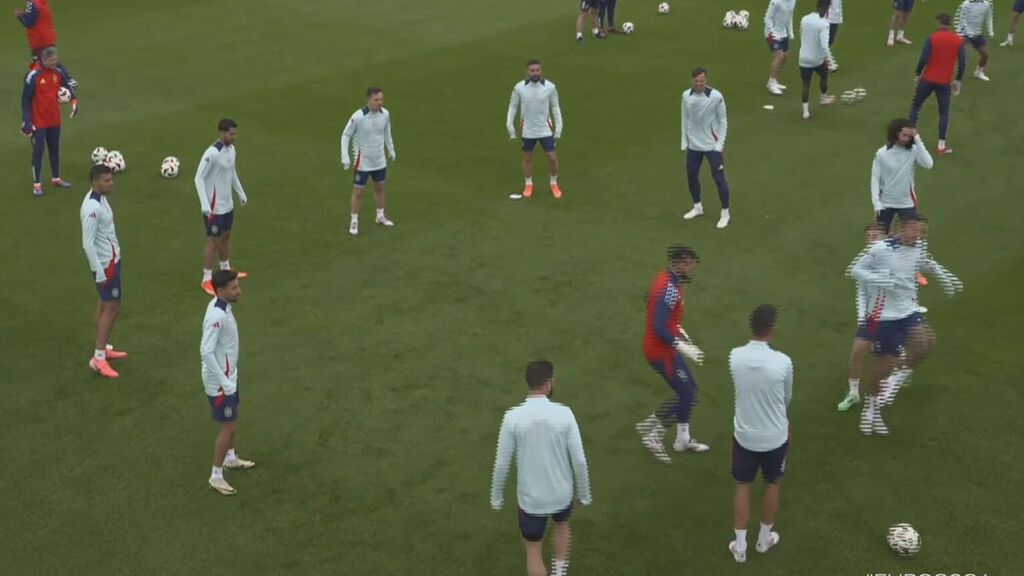 Los piques en la Selección durante los rondos: del "aprende a jugar" al "eso está grabado"