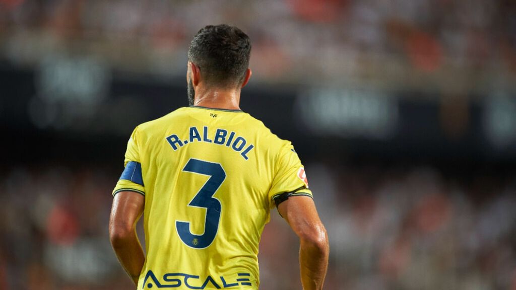 Estrada Fernández responde a Marcelino y va más allá: "Es tarjeta roja a Albiol"