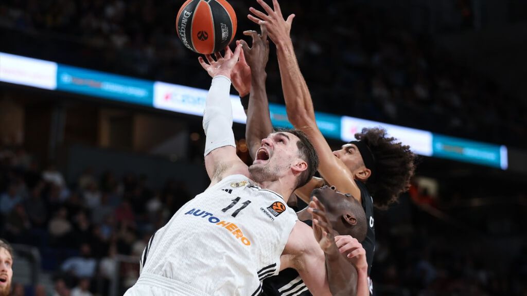 Mario Hezonja protagoniza la mejor canasta de la jornada 33 de la Euroliga con su mate de espaldas