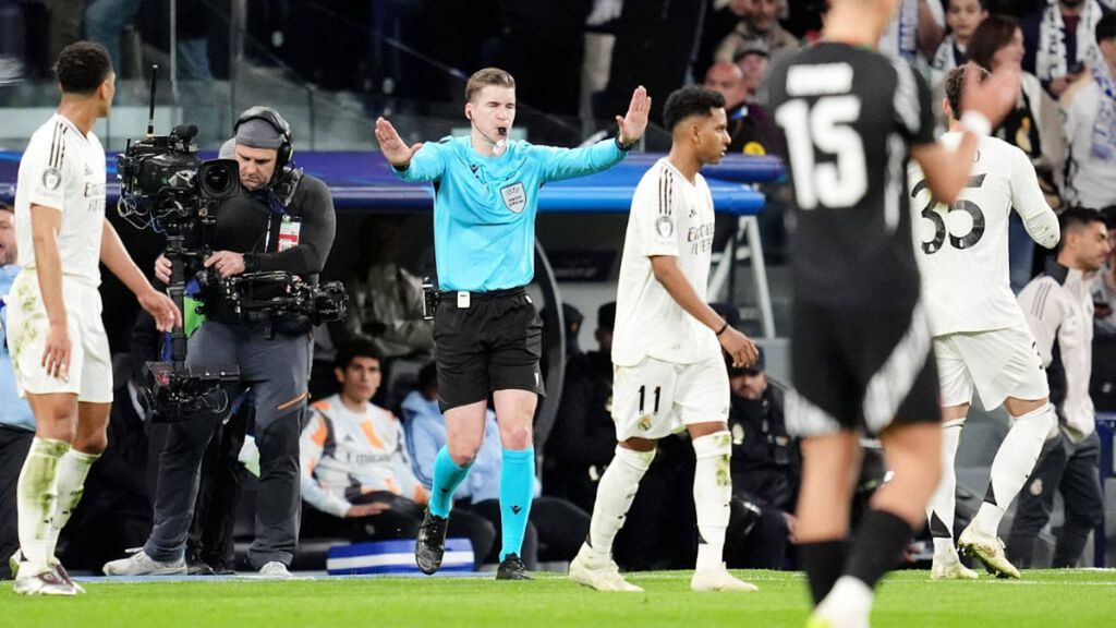 Estrada Fernández, crítico con las polémicas en el Bernabéu: "Lo del VAR es una perversión de la herramienta"