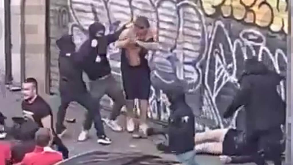 La fiesta de San Mamés se empaña por una agresión y el caos después del partido contra el Rangers